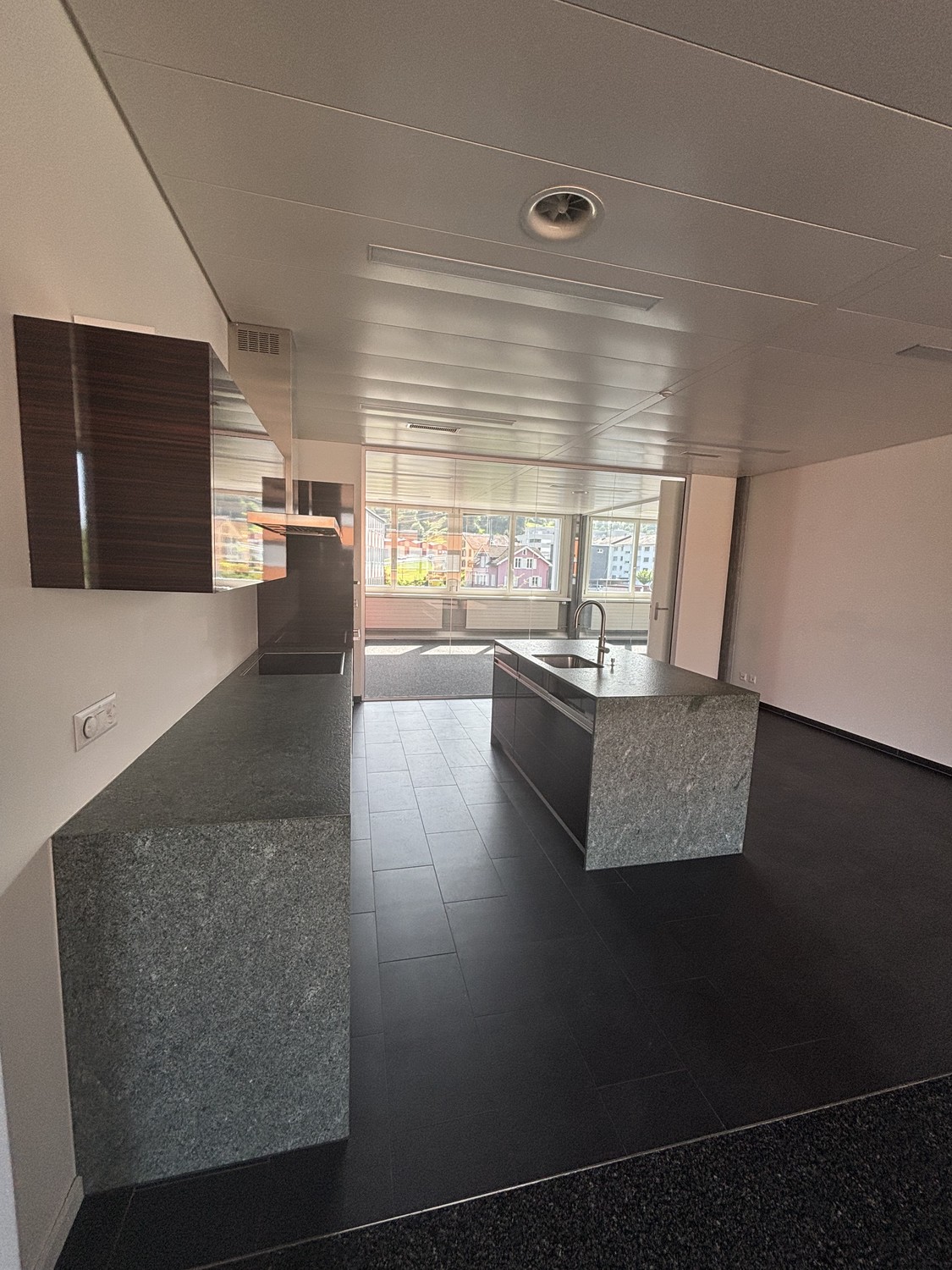 384m² bureau
