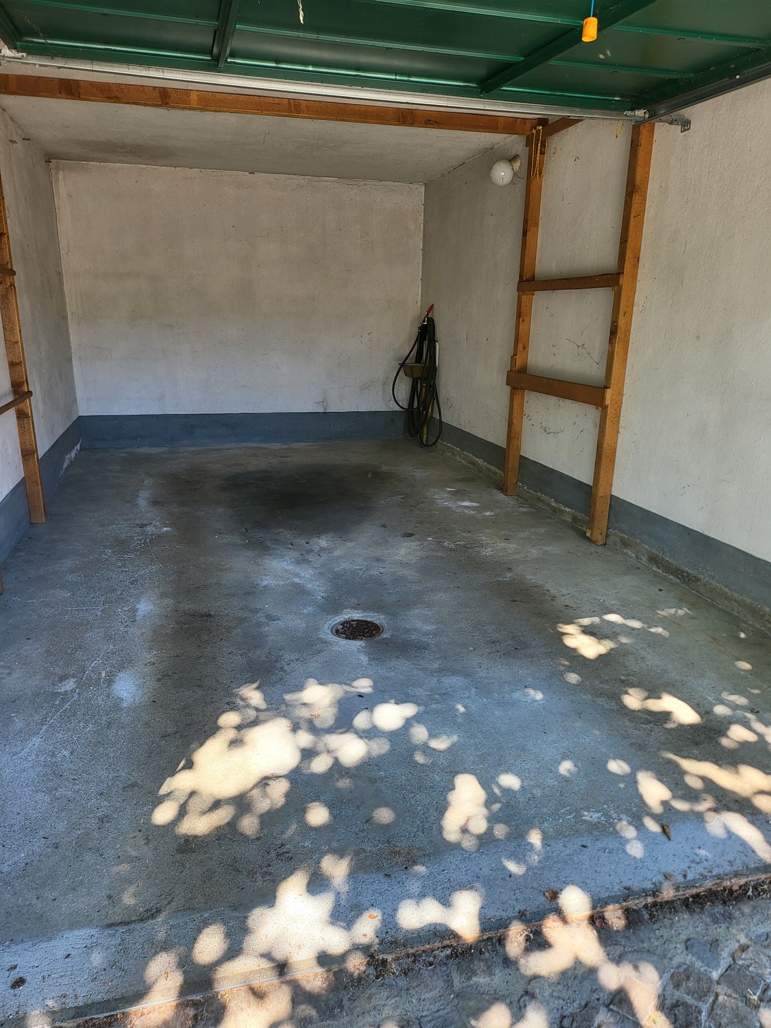 Garage individuelle

Nous louons immédiatement ou à convenir une garage individuelle à la Rosenbühlstrasse 25 à Zürich.

Avez-vous suscité votre intérêt ? Nous nous réjouissons de votre demande via le formulaire de contact de la plateforme.