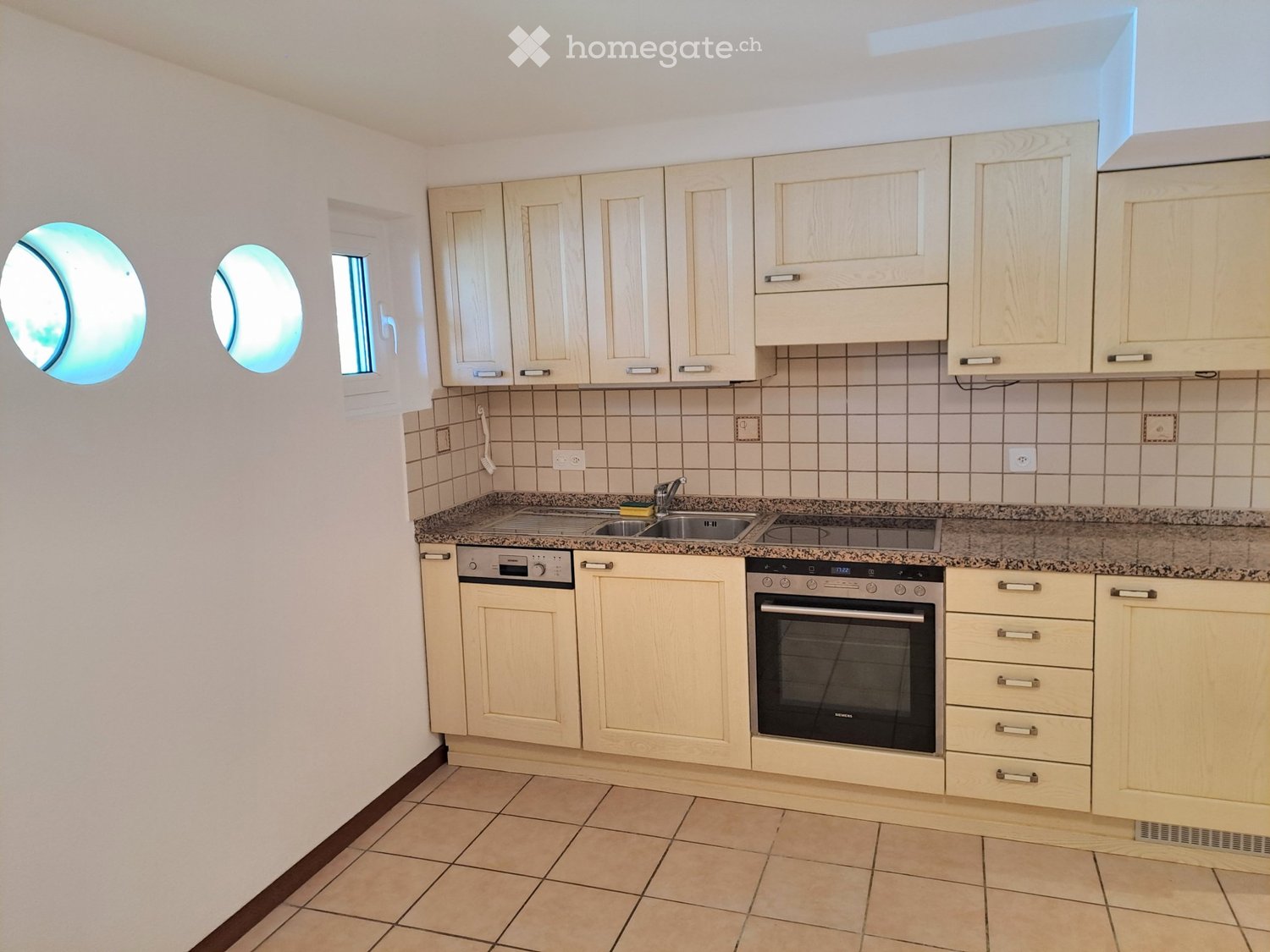 Appartement de 2 ½ pièces

A louer, appartement dans le pittoresque village de Brè au-dessus de Lugano. L'appartement se compose de 2 pièces avec cuisine habitable et 2 chambres. Le système de chauffage est un chauffage au sol alimenté par une pompe à chaleur. Les charges accessoires sont comprises , photo 4 sur 5