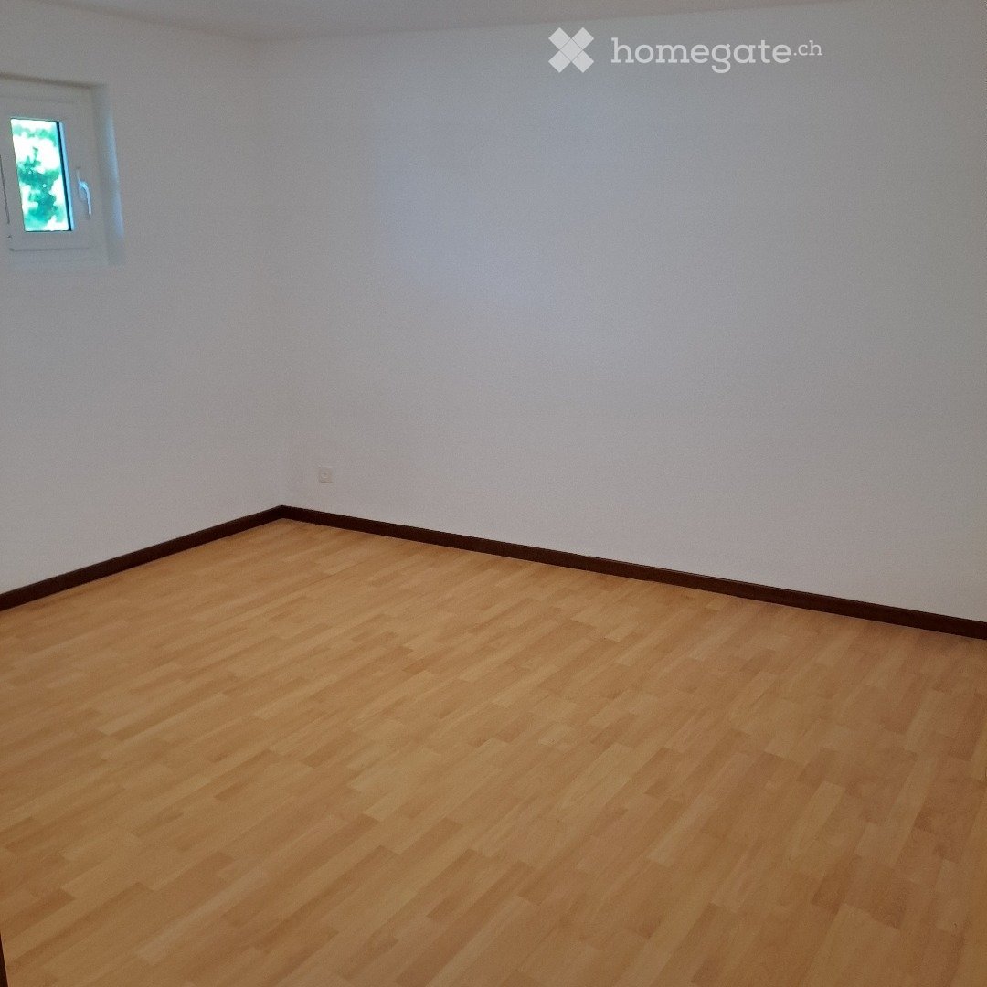 Appartement de 2 ½ pièces

A louer, appartement dans le pittoresque village de Brè au-dessus de Lugano. L'appartement se compose de 2 pièces avec cuisine habitable et 2 chambres. Le système de chauffage est un chauffage au sol alimenté par une pompe à chaleur. Les charges accessoires sont comprises , photo 3 sur 5