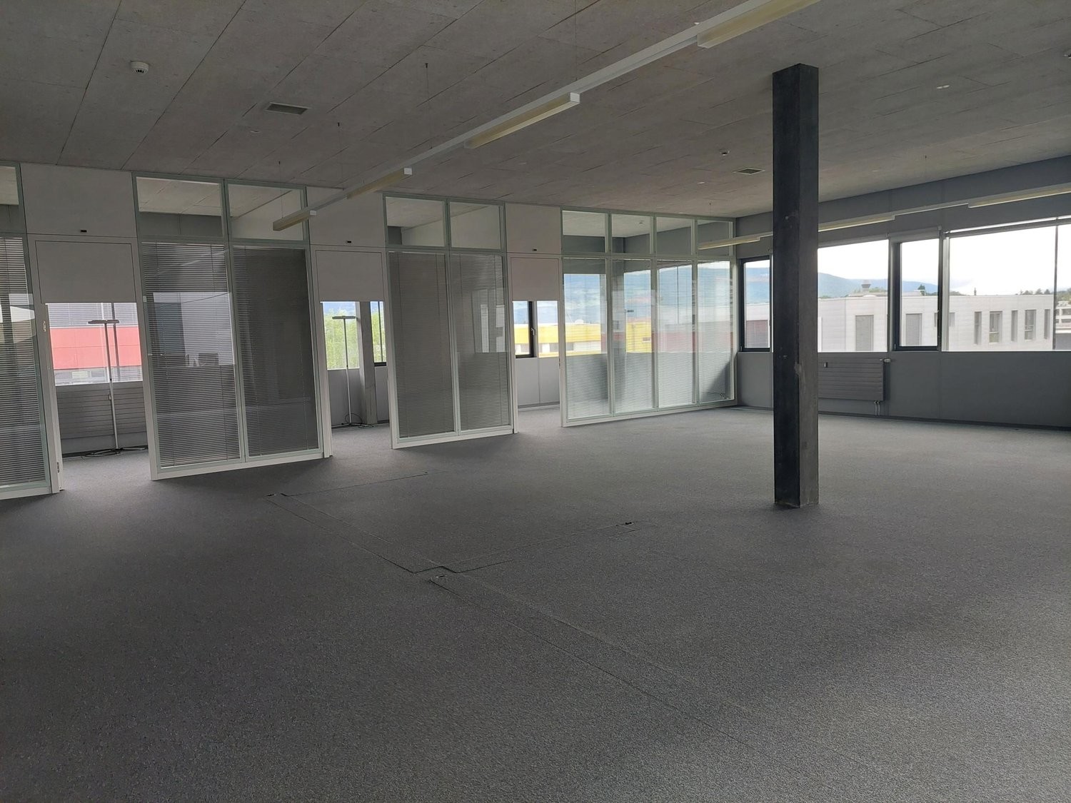 160m² shop
