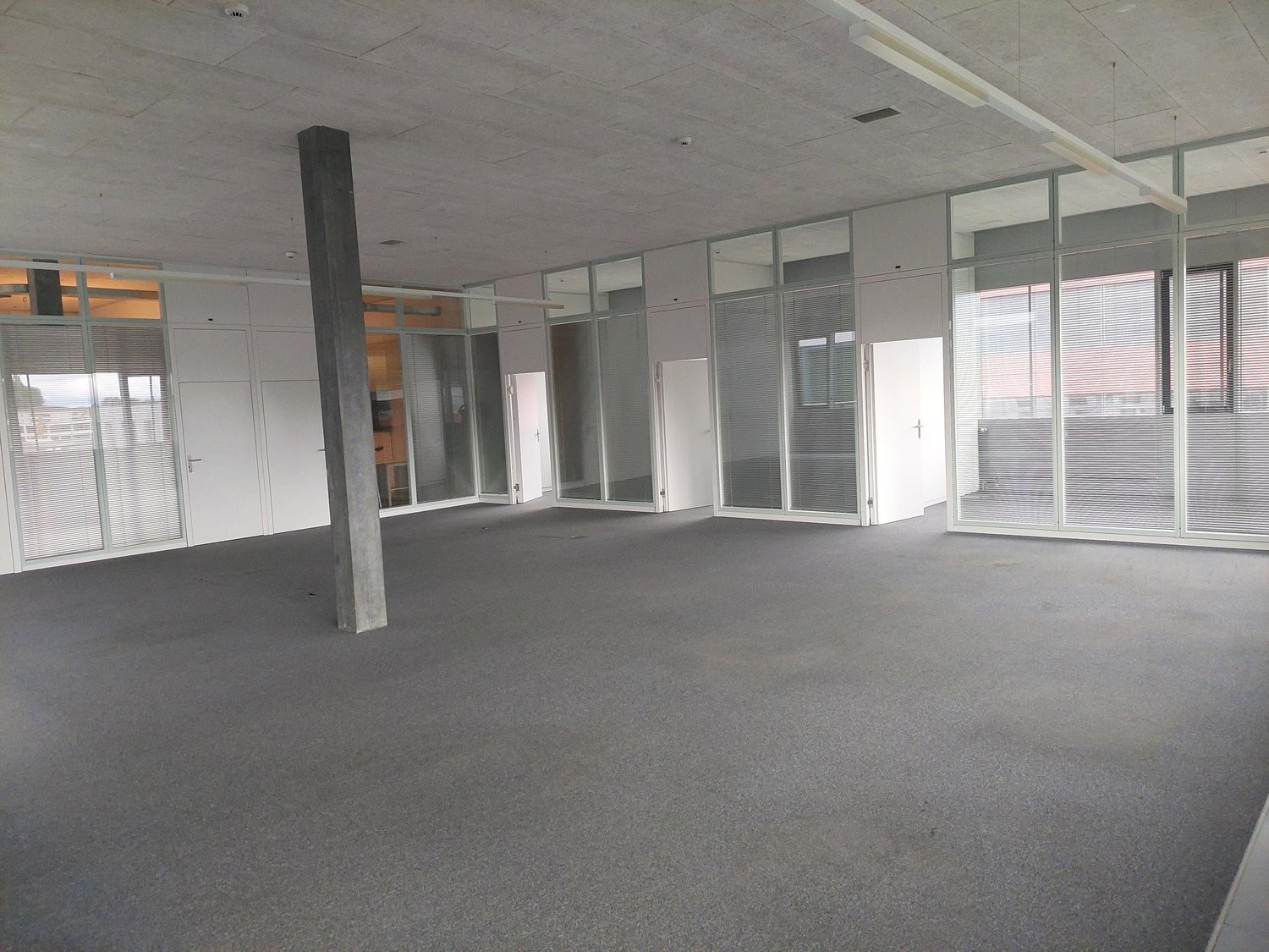 160m² shop