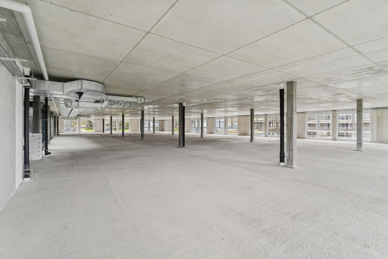 1200m² commercial, photo 6 sur 10