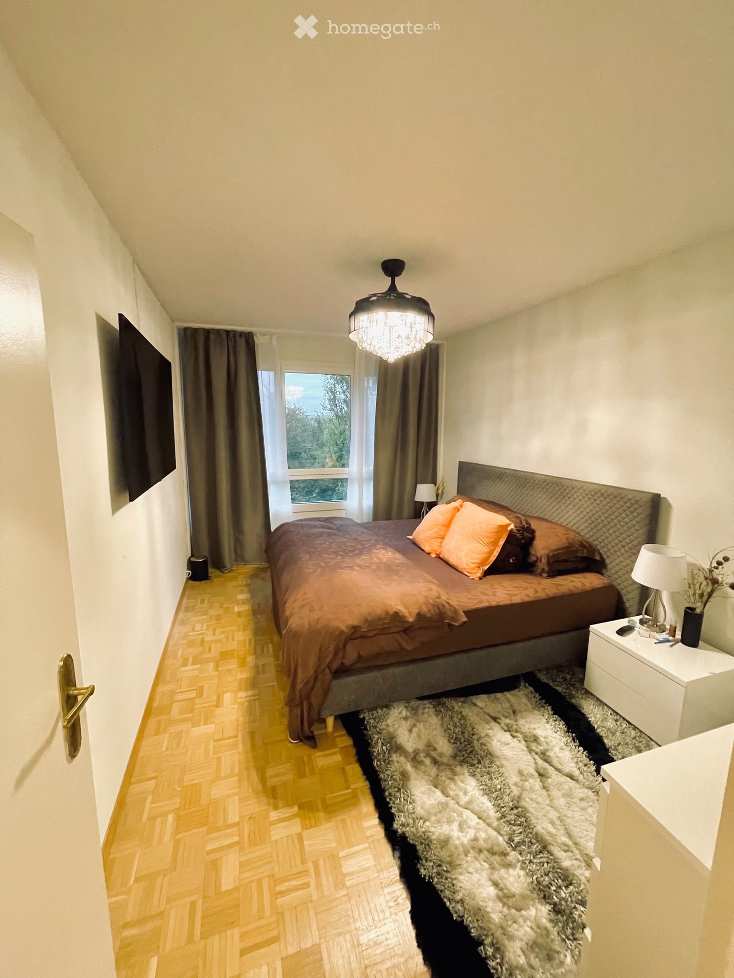 Appartement de 4 pièces
Loyer charges comprises 2615 chf/mois
Comprend une cave
Possibilité dune place extérieure ou intérieure, photo 4 sur 5