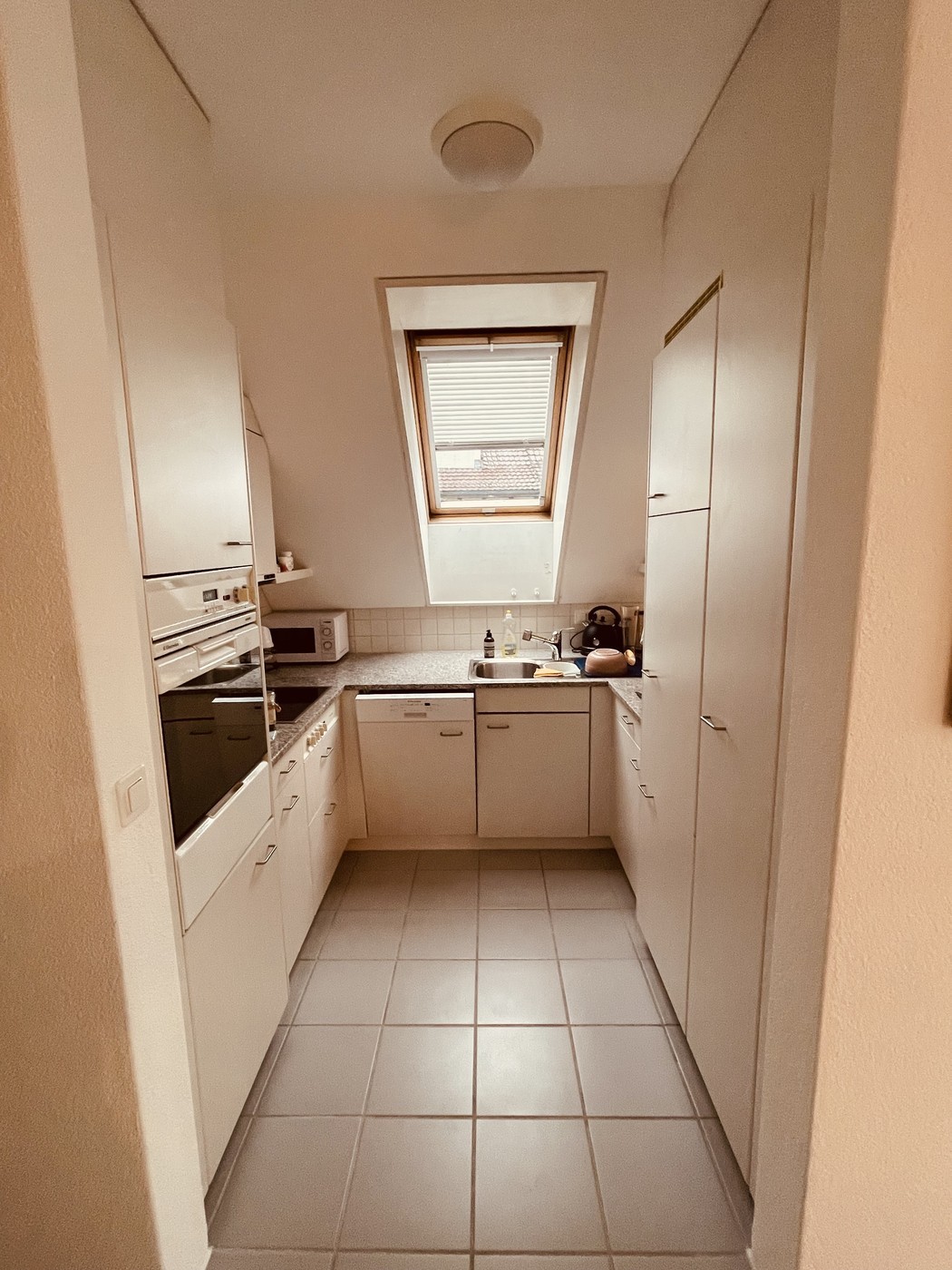 Grand appartement de 2,5 pièces calme à louer

Vous recherchez un appartement confortable et calme pour la période de décembre à mars ou selon accord ? Alors n'hésitez pas à me contacter ! :)

Ce grand appartement de 2,5 pièces vous offre ce qui suit :

- appartement meublé et entièrement équipé

- 