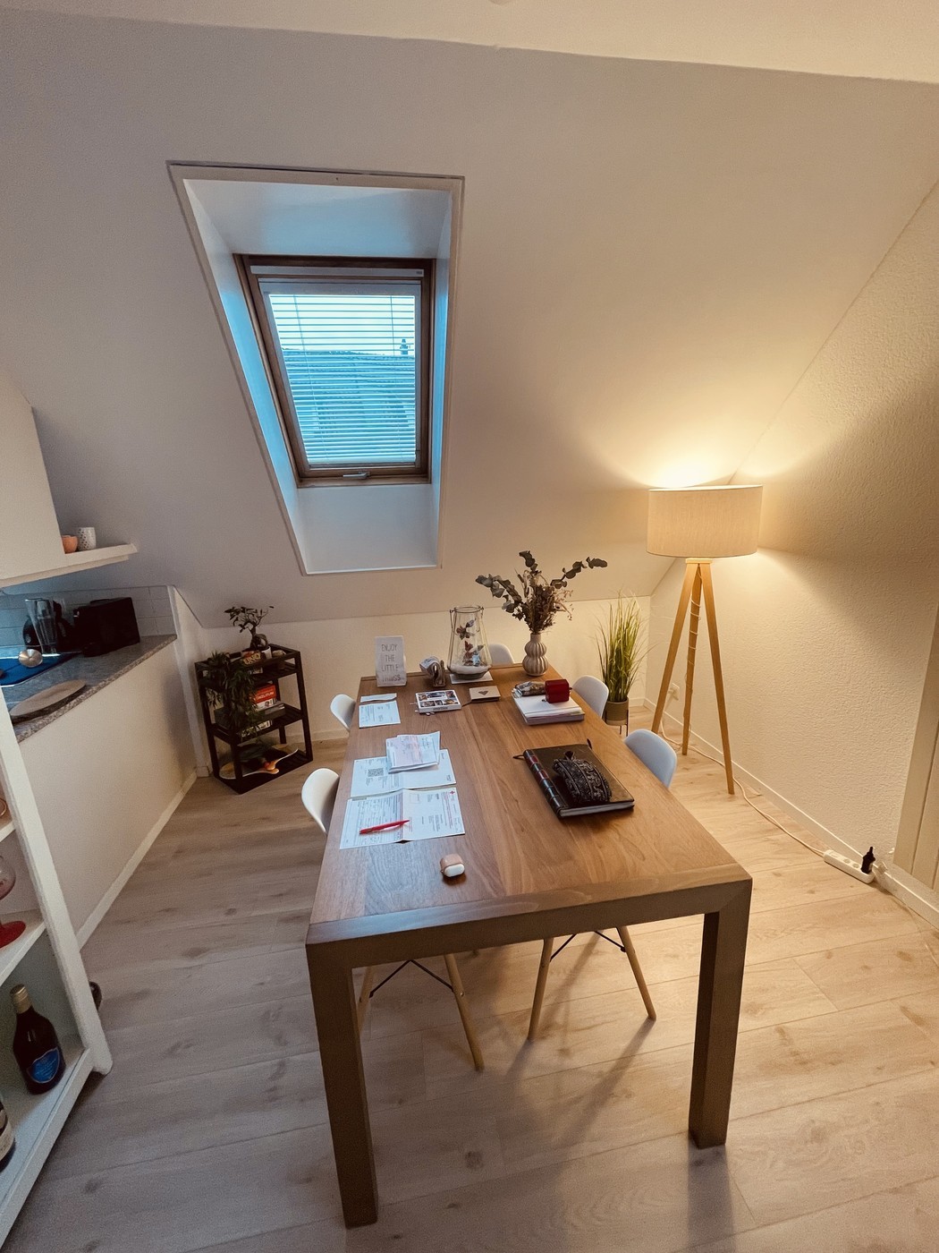 Grand appartement de 2,5 pièces calme à louer

Vous recherchez un appartement confortable et calme pour la période de décembre à mars ou selon accord ? Alors n'hésitez pas à me contacter ! :)

Ce grand appartement de 2,5 pièces vous offre ce qui suit :

- appartement meublé et entièrement équipé

- 