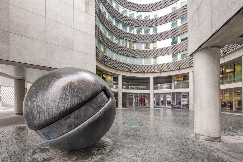 380m² office