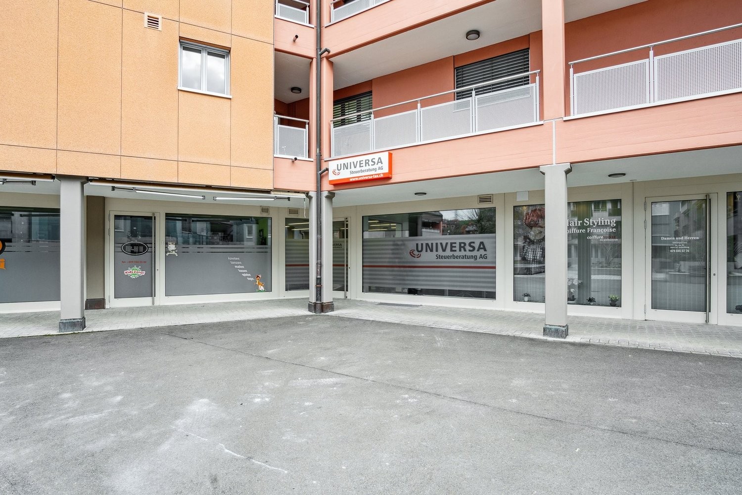 Magasin de 91m², photo 2 sur 8