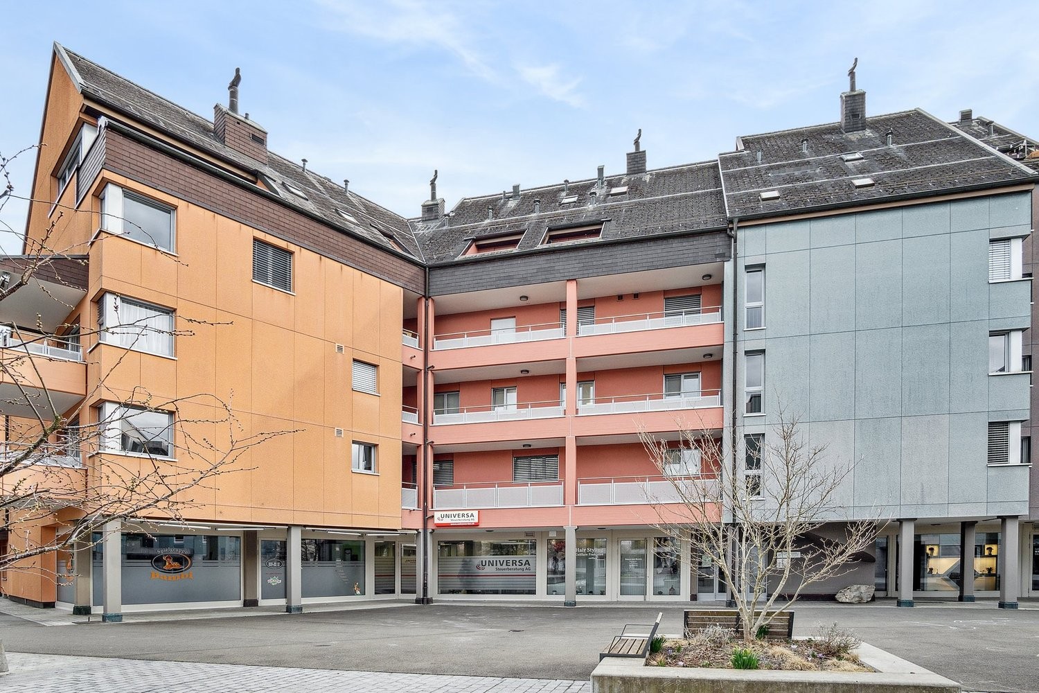Magasin de 91m², photo 1 sur 8