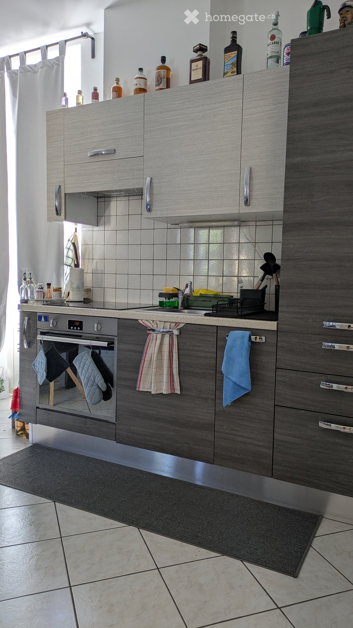 Appartement de 2 ½ pièces

Recherche repreneur pour un appartement d'environ 40 mètres carrés et 2.5 pièces situé Via Passerella 2A, Bellinzona.
L'immeuble se trouve dans une position très pratique, à seulement 2 minutes à pied de la gare ferroviaire et du supermarché, situé au rez-de-chaussée et av, photo 2 sur 5