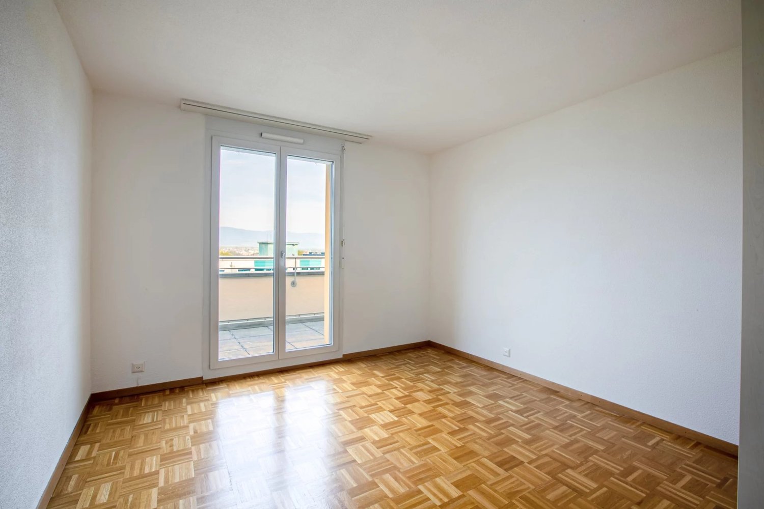 4 rooms attic flat