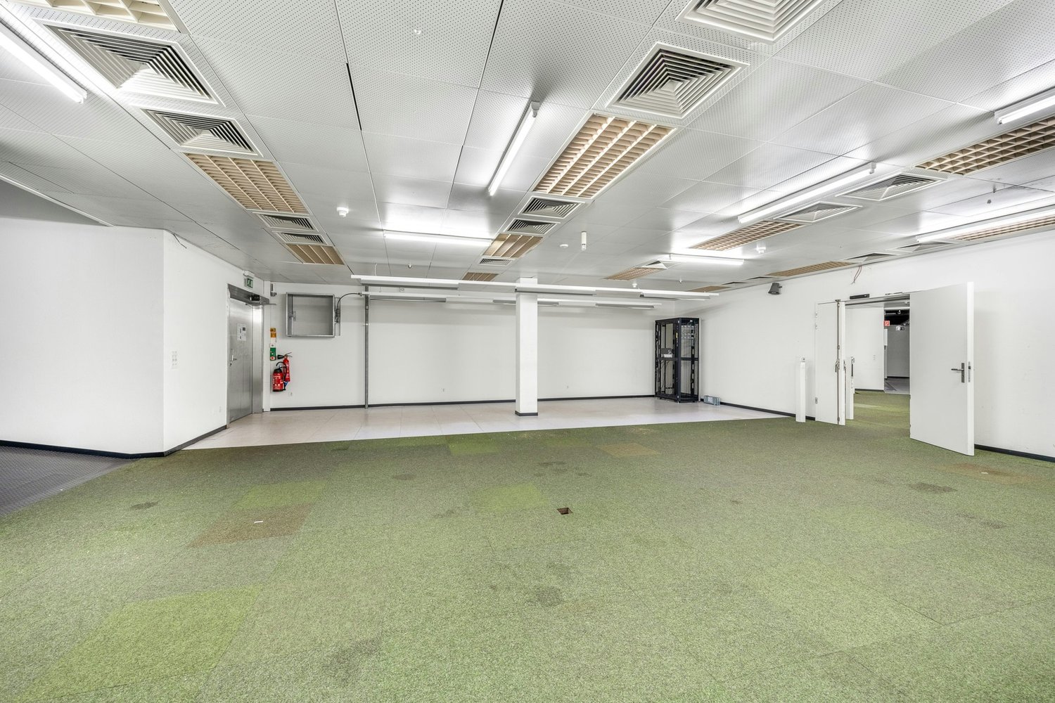 553m² de stockage