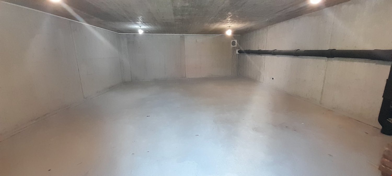 52m² workshop