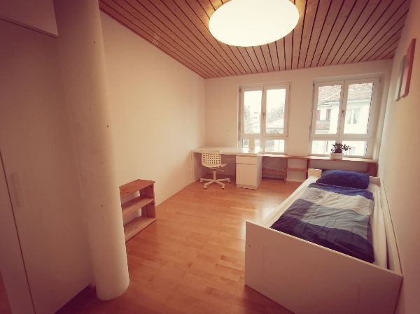 Chambre en colocation, photo 2 sur 5