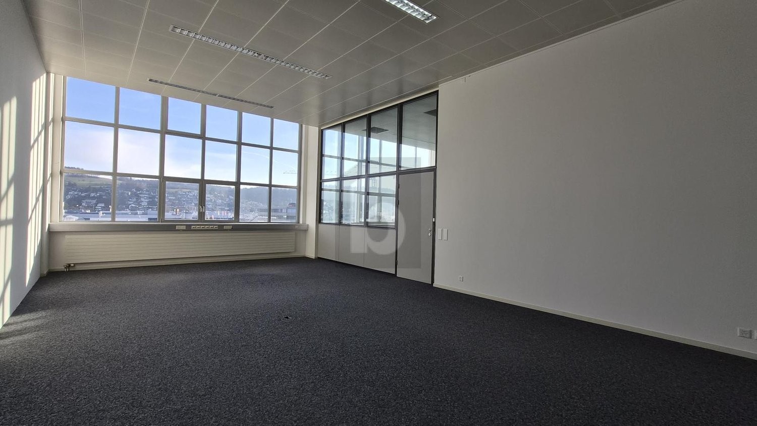 78m² bureau, photo 1 sur 4