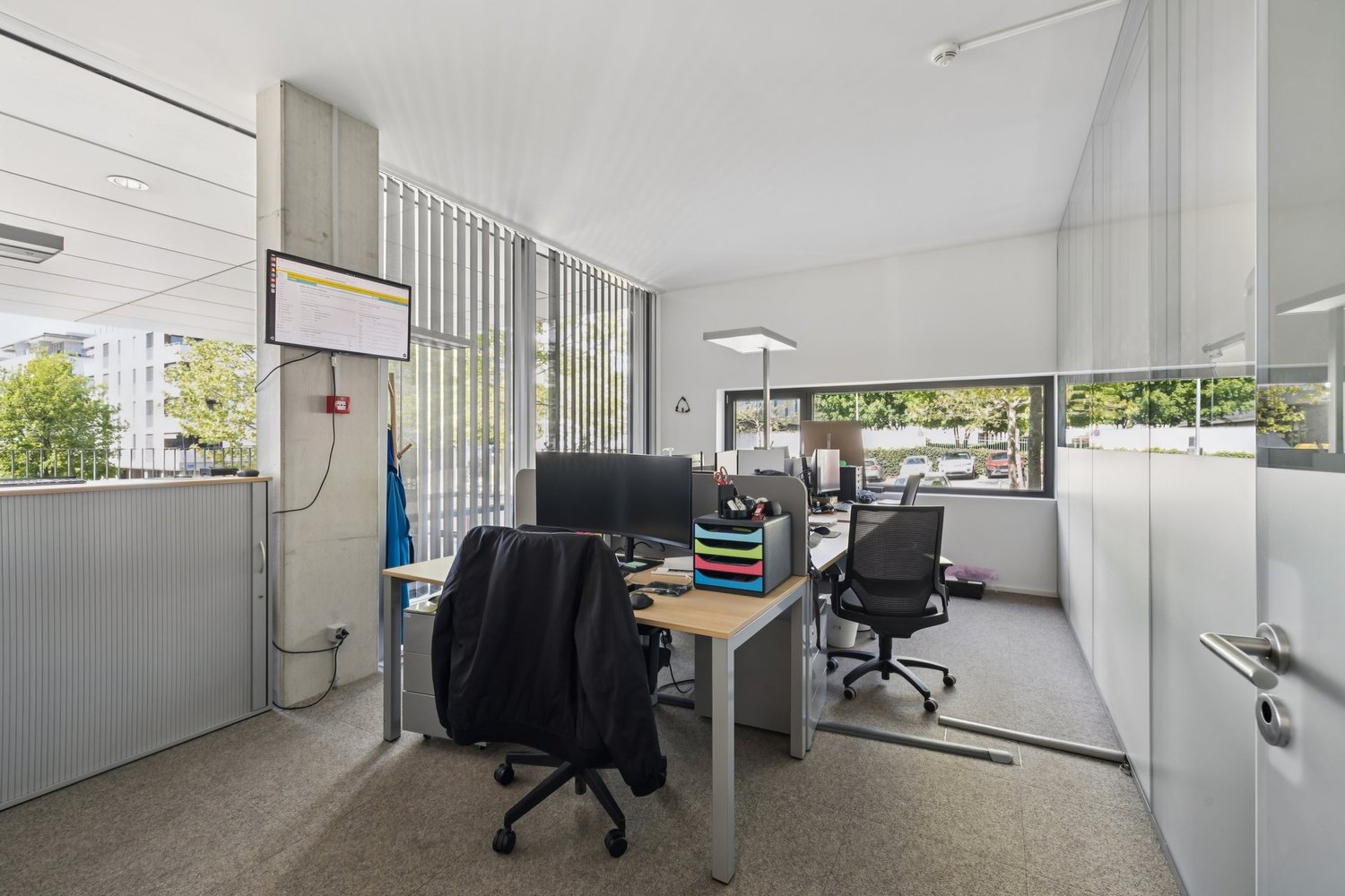250m² office