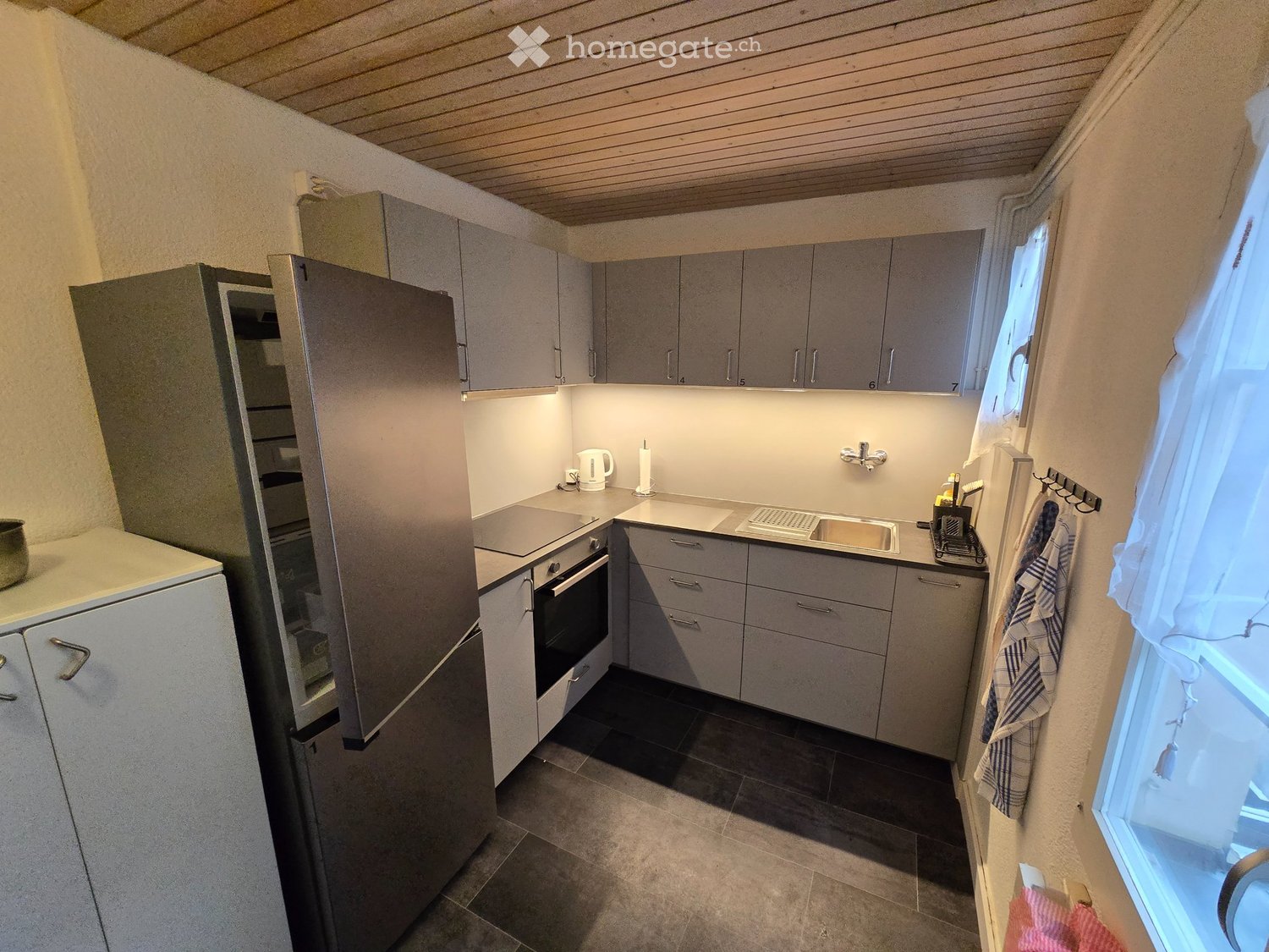 Chambre de colocation au cœur du village d'Arlesheim
Hauptstrasse 21, 4144 Arlesheim

Nous louons à partir du 01.10.2026, au cœur du village d'Arlesheim, une chambre meublée (8,5m2) au 2ème étage (sans ascenseur) dans une colocation.

Idéal pour les travailleurs de passage ou les étudiants. Utilisat
