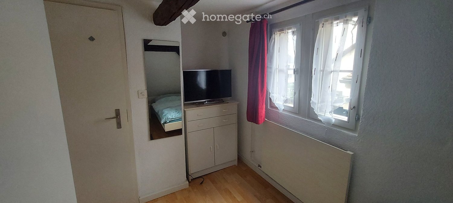 Chambre de colocation au cœur du village d'Arlesheim
Hauptstrasse 21, 4144 Arlesheim

Nous louons à partir du 01.10.2026, au cœur du village d'Arlesheim, une chambre meublée (8,5m2) au 2ème étage (sans ascenseur) dans une colocation.

Idéal pour les travailleurs de passage ou les étudiants. Utilisat