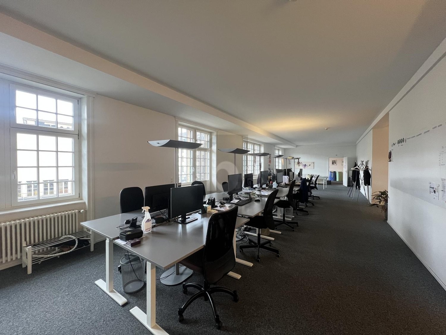 Bureau de 188m², photo 2 sur 4