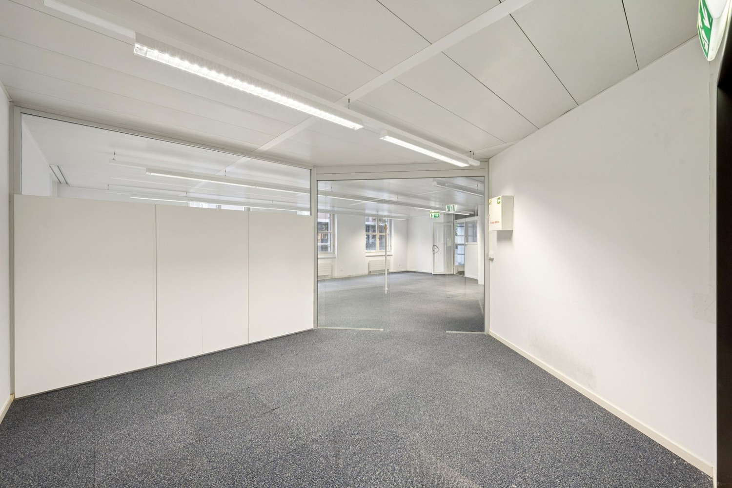 215m² office