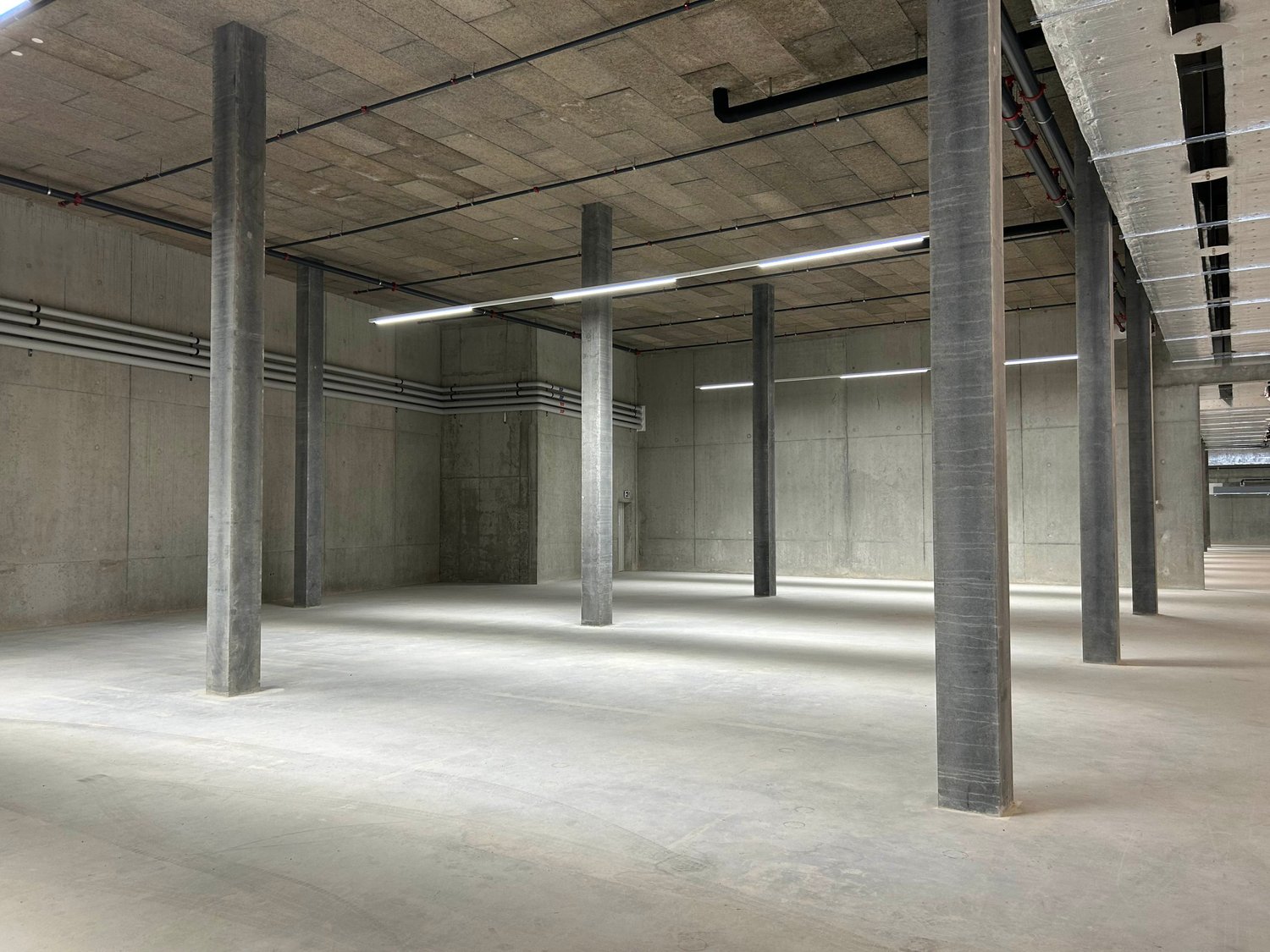 1000m² industrial object, photo 3 sur 6