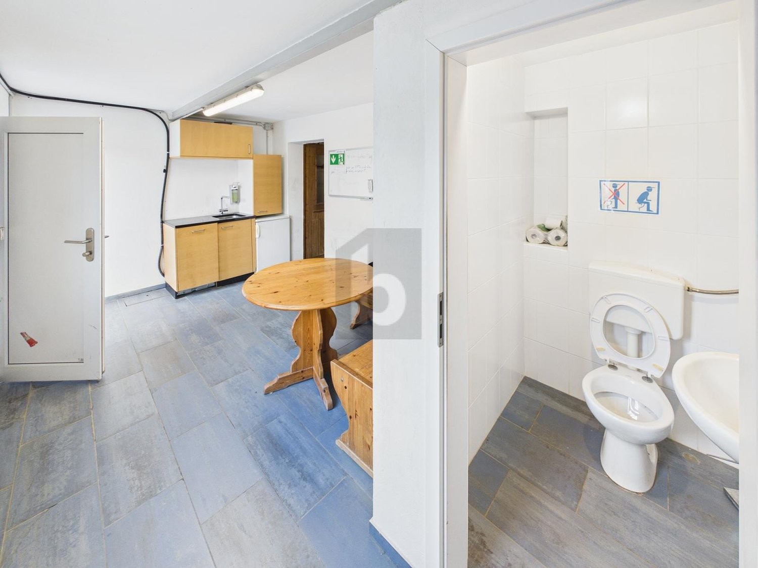 260m² atelier, photo 3 sur 4