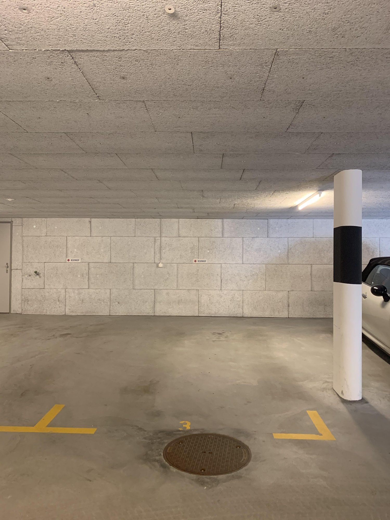 Place disponible, photo 1 sur 2