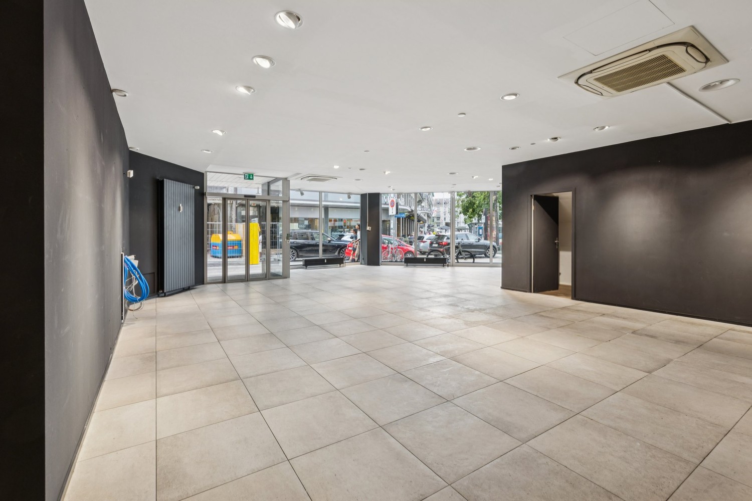 Magasin de 143m²