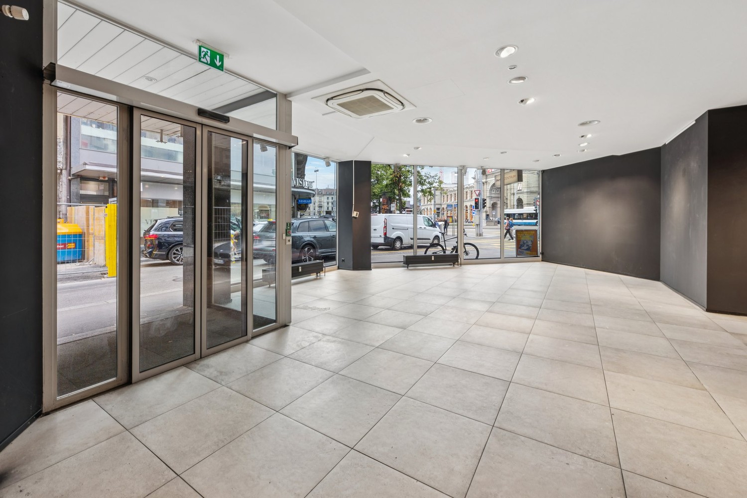 Magasin de 143m²