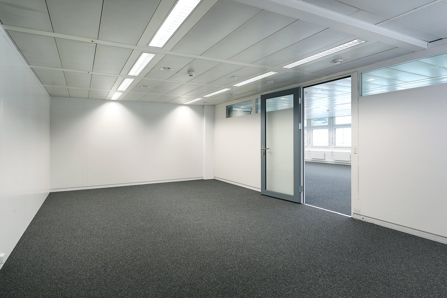 137m² office