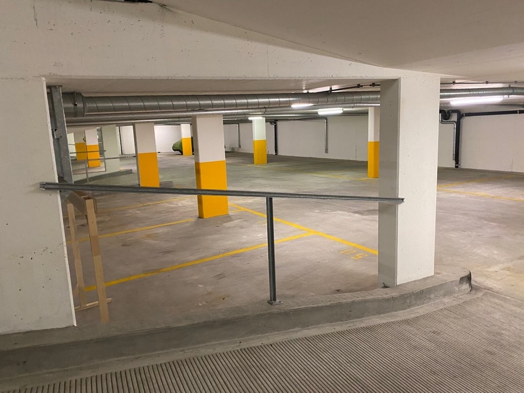 Place de parc souterrain, photo 1 sur 2