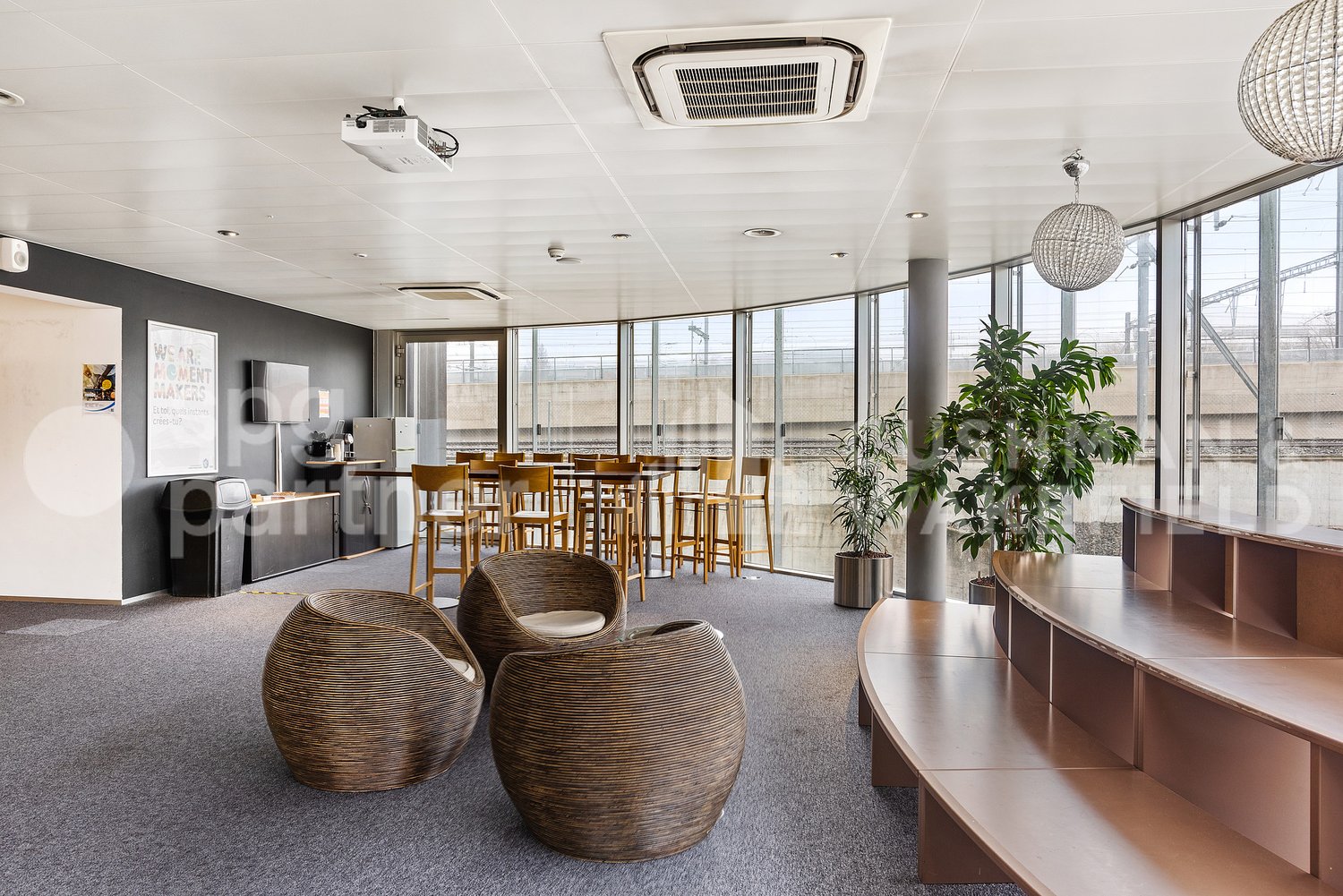 4000m² office