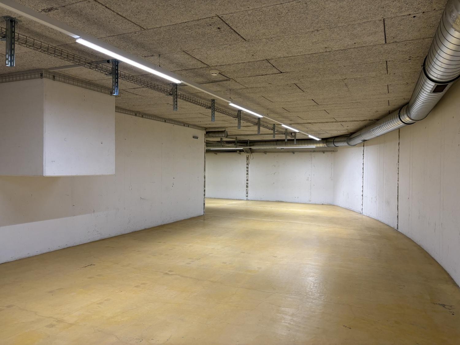 Local de stockage de 147m²