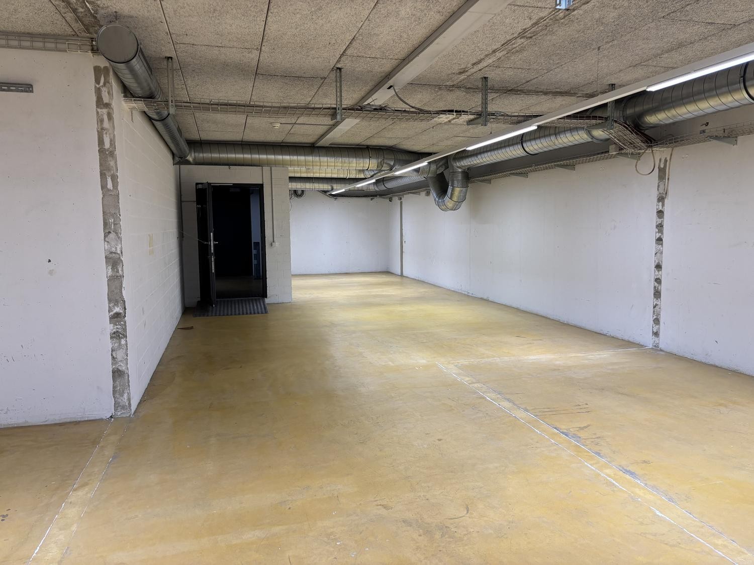 Local de stockage de 147m²