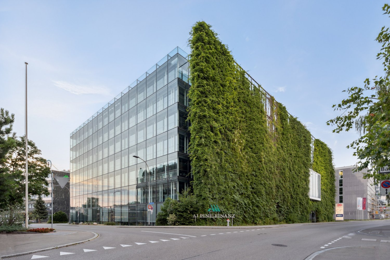 115m² bureau, photo 1 sur 10