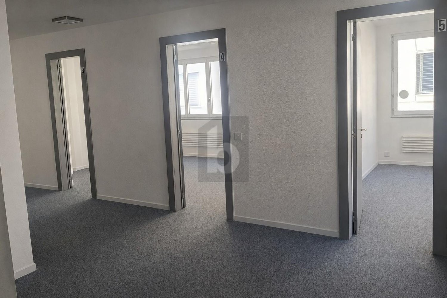 130m² office