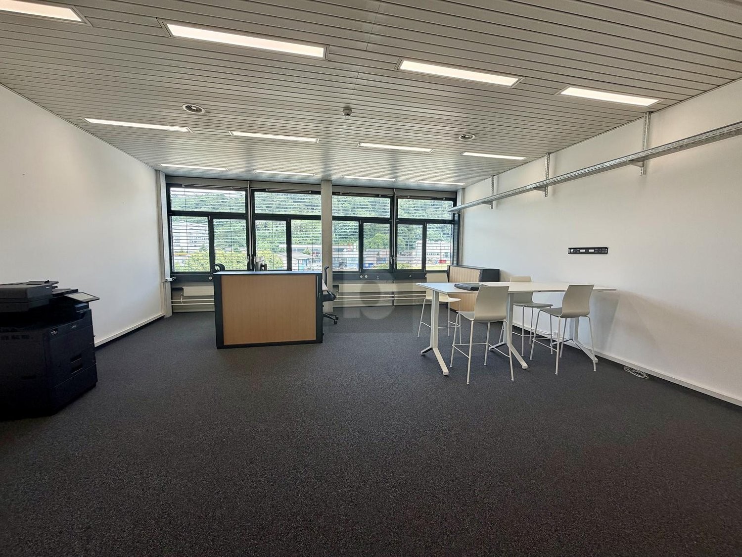 58m² office