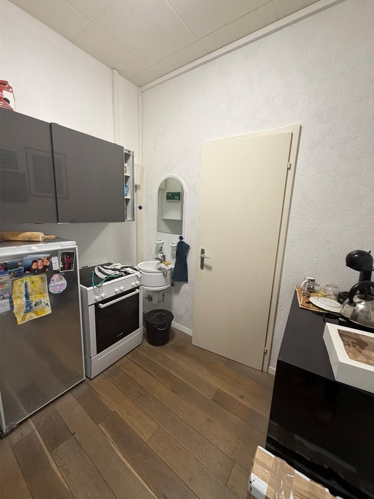 60m² shop