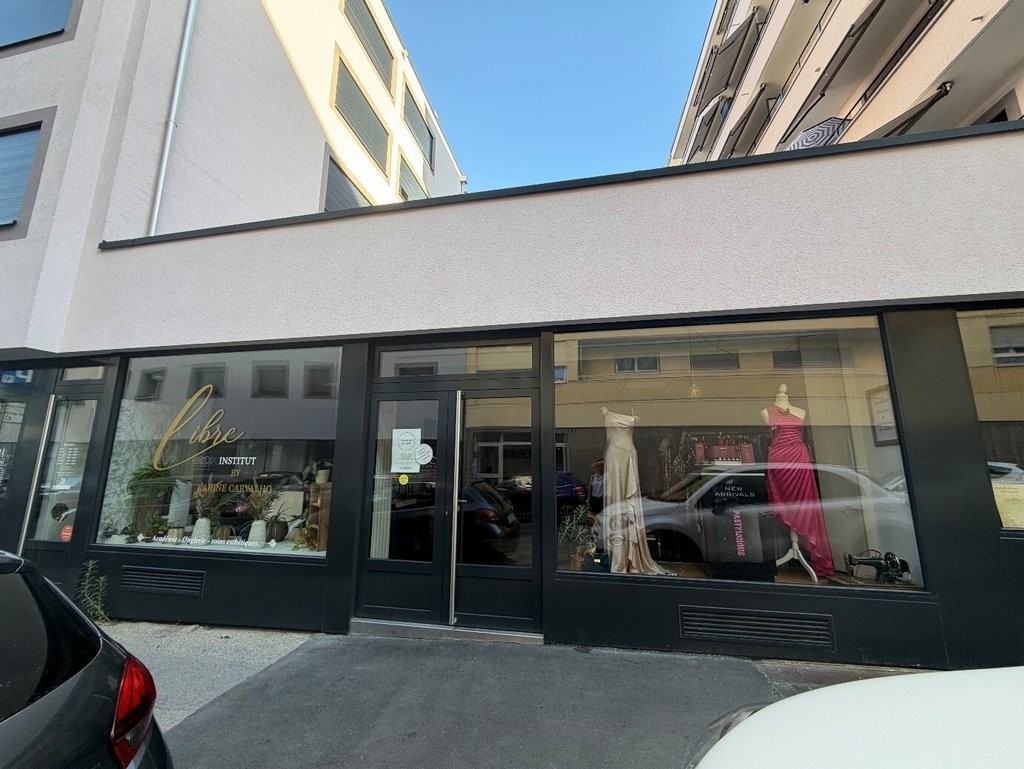 60m² shop