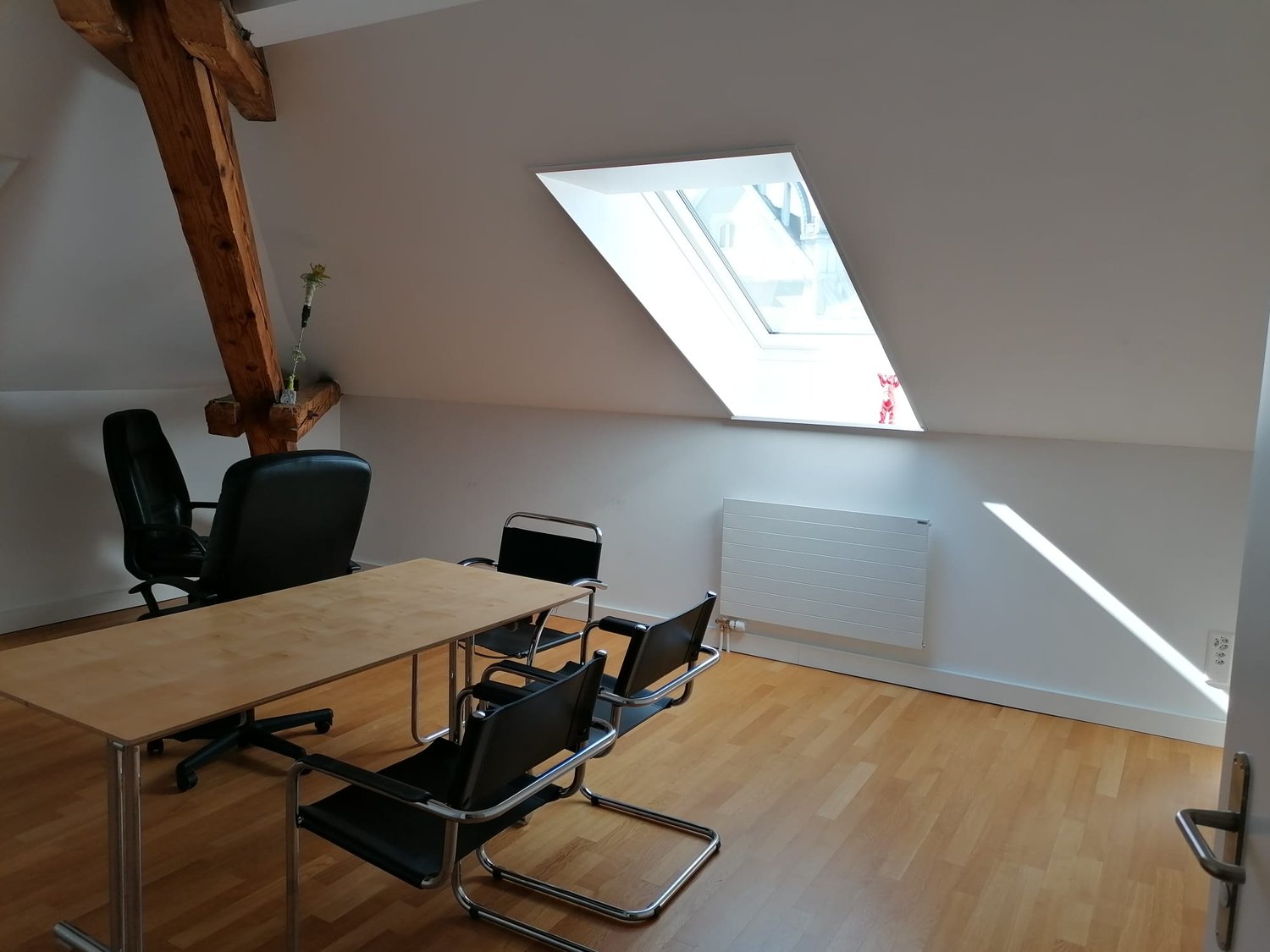 Bureau, photo 2 sur 6