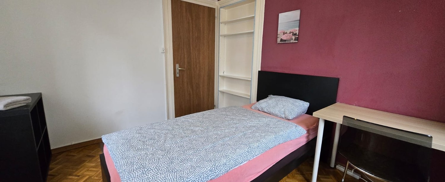 Chambre dans un appartement partagé