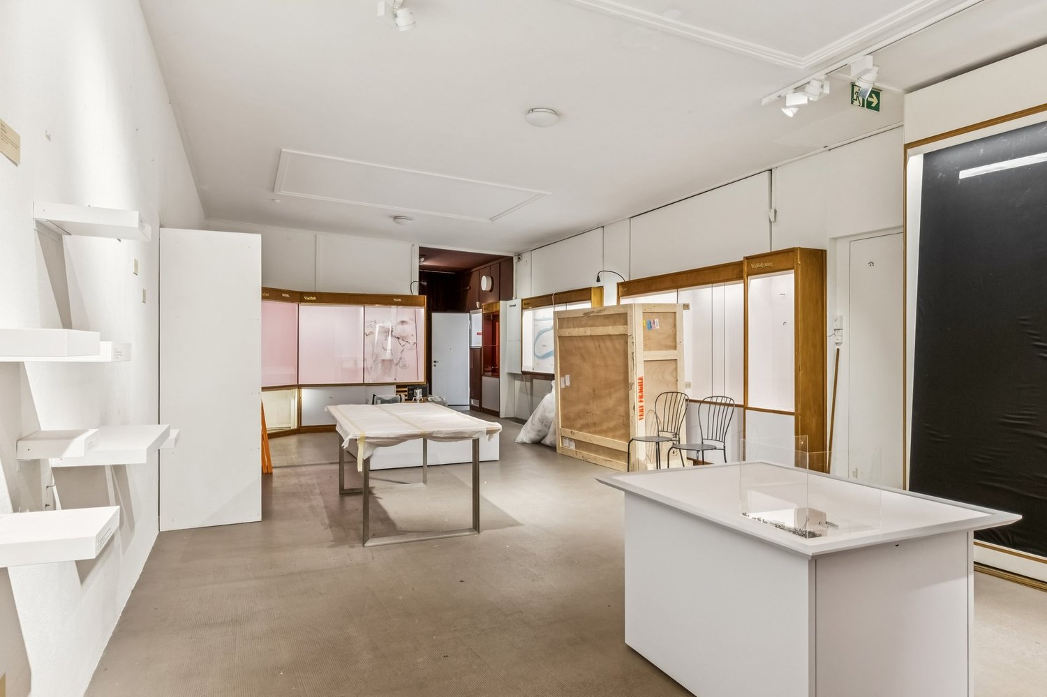 172m² bureau, photo 6 sur 7