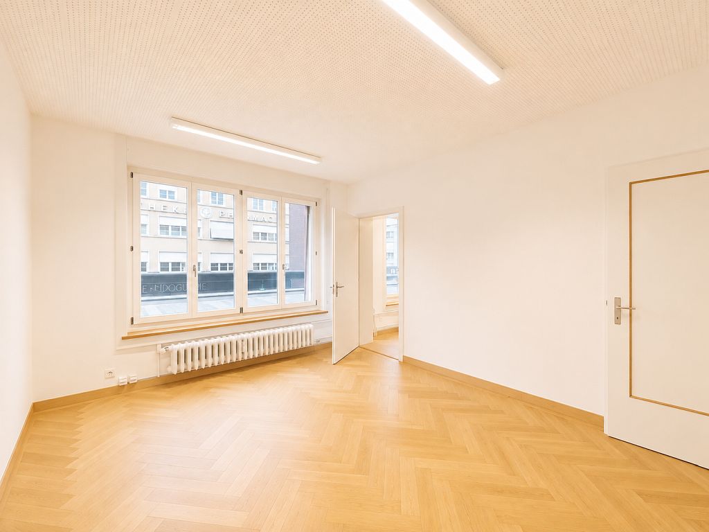 96m² bureau