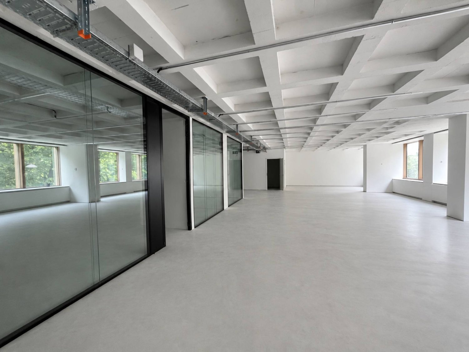 244m² office, photo 2 sur 8