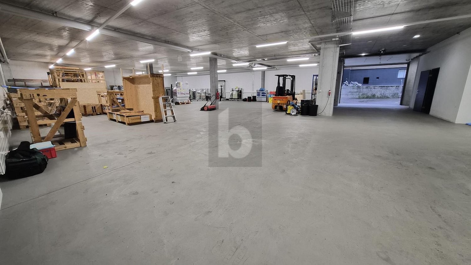 Objet industriel de 517m², photo 2 sur 4