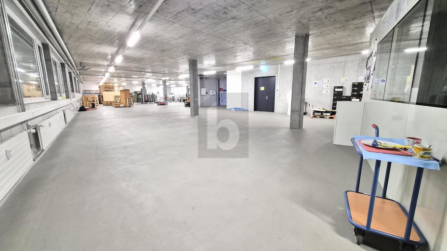 Objet industriel de 517m², photo 1 sur 4