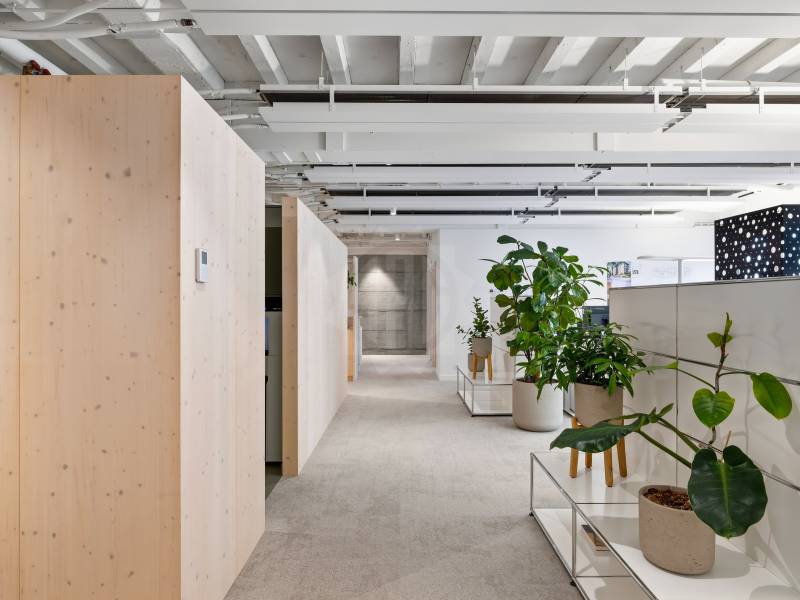 466m² office