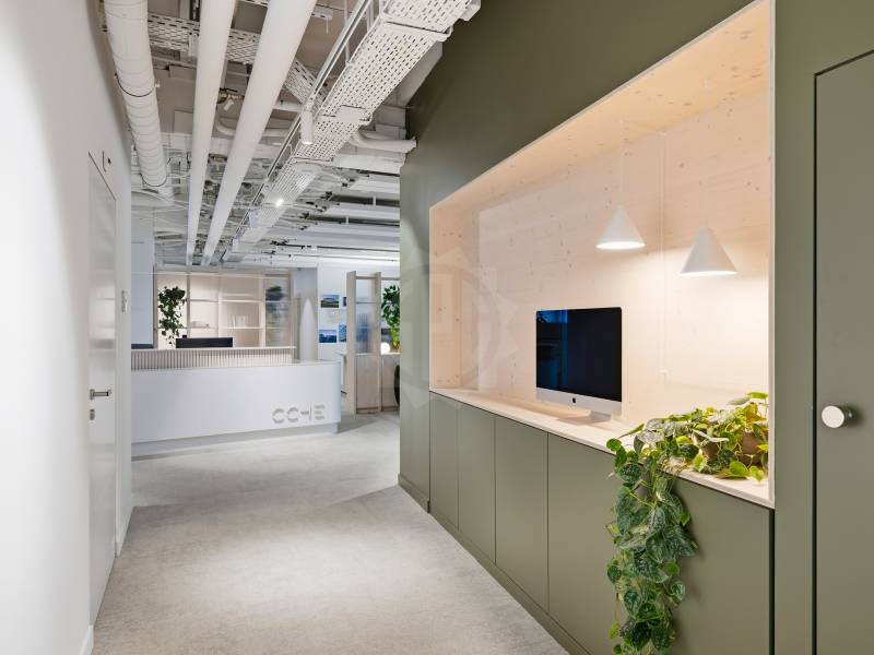 466m² office