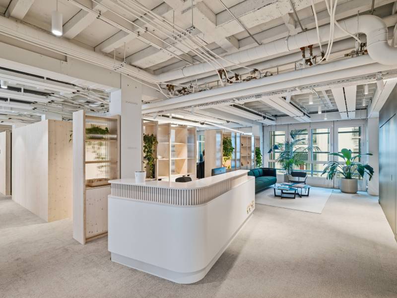 466m² office