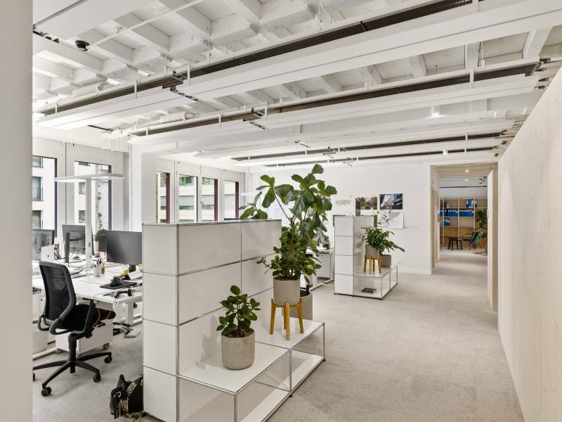 466m² office